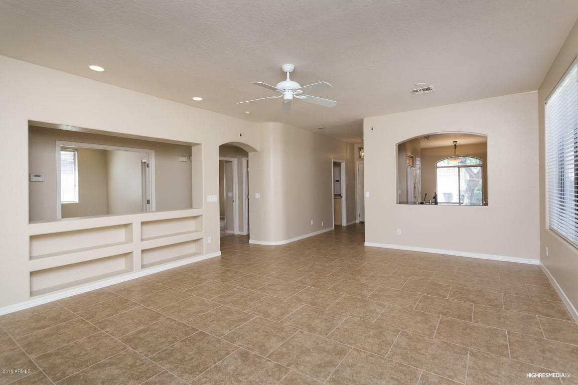 Property Photo: 1067 E Susan Lane AZ 85288