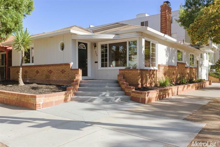 Property Photo:  900 V Street  CA 95818 