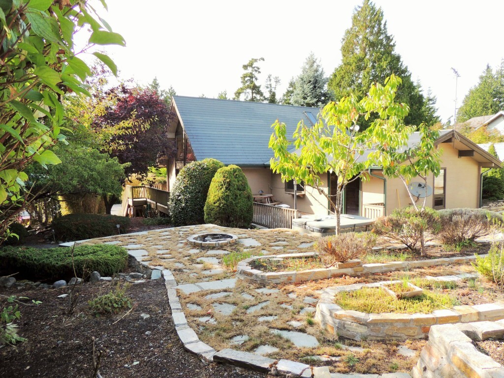 Property Photo: 758 Tillamuk Dr WA 98257
