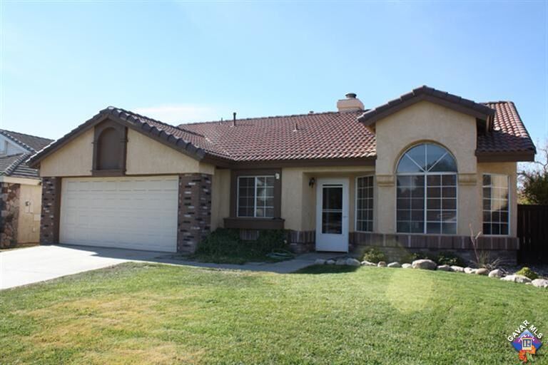 Property Photo:  3557 Fernwood Street  CA 93560 