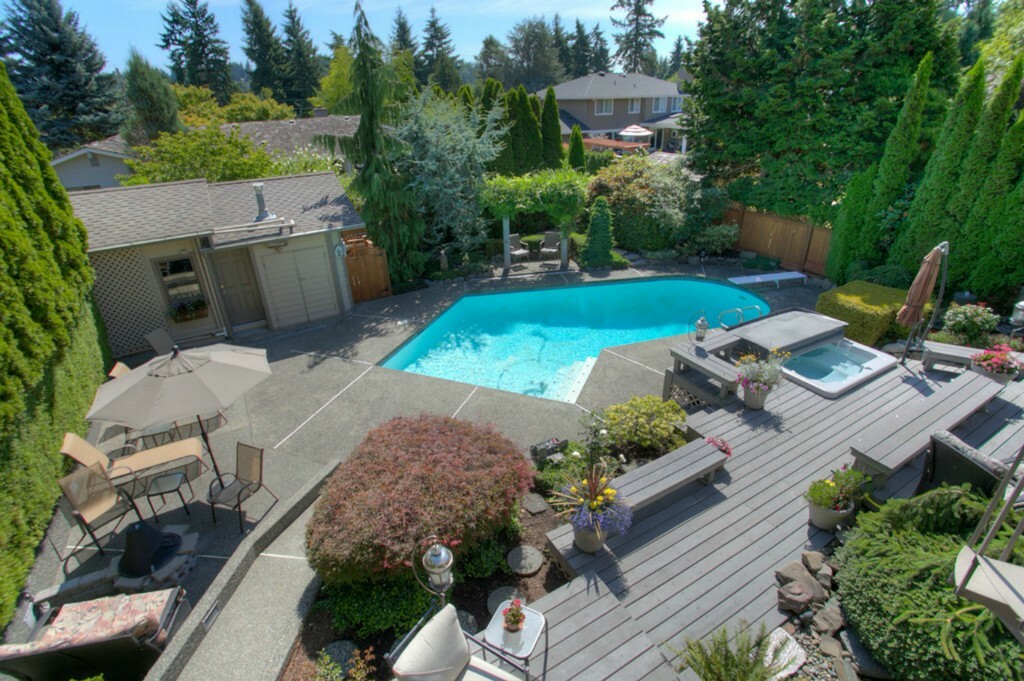 Property Photo:  2432 78th Ave NE  WA 98039 