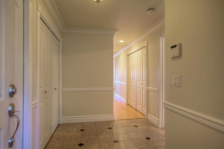 Property Photo: 311 E Republican Street 402 WA 98102