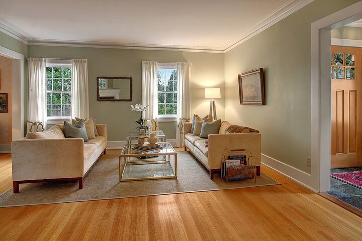 Property Photo:  1836 E Hamlin St  WA 98112 
