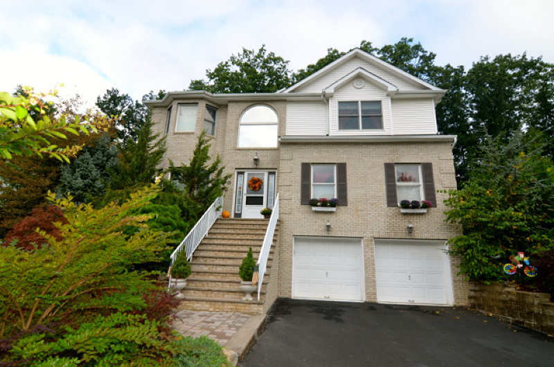 Property Photo: 20 Gatheringhill Ct NJ 07950