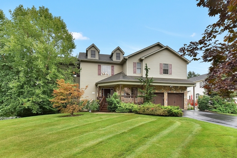 Property Photo: 21 Duck Pond Ln NJ 07446