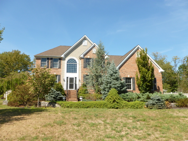 Property Photo:  29 Vail Ln  NJ 08822 