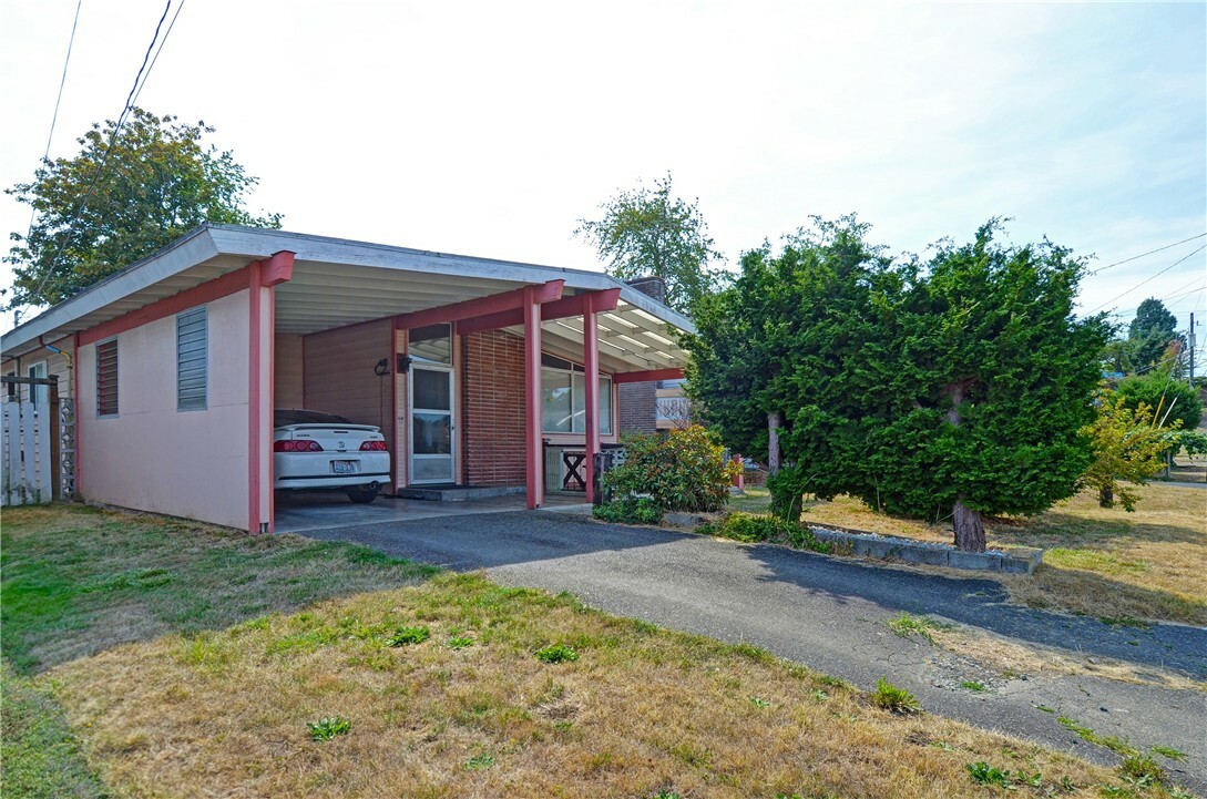 Property Photo:  3507 S Austin St  WA 98118 