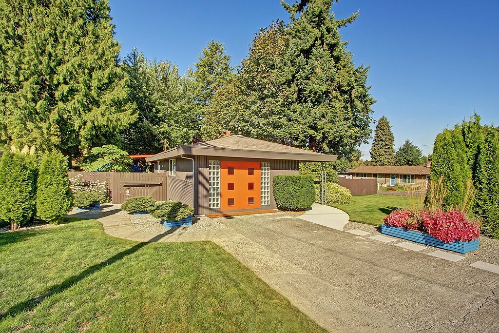 Property Photo:  2113 Dayton Ave NE  WA 98056 