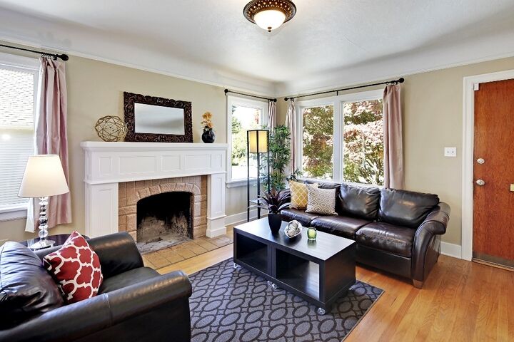 Property Photo: 1039 NE 91st St WA 98115
