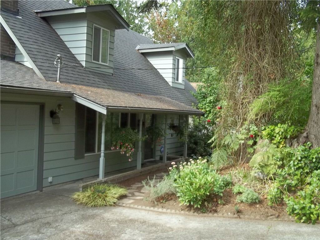 Property Photo:  2820 107th Ave NE  WA 98258 