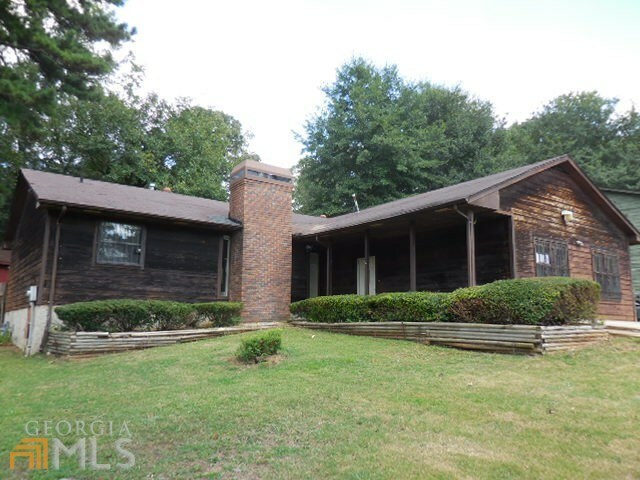 Property Photo: 410 Autumn Dr GA 30274