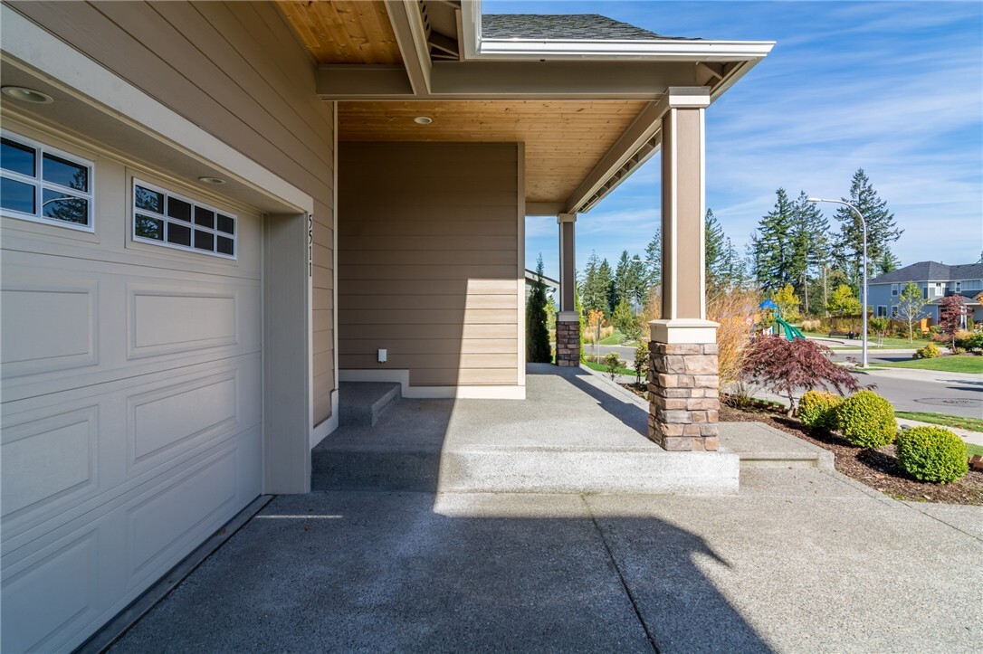 Property Photo: 5511 Charlotte Ave SE WA 98092