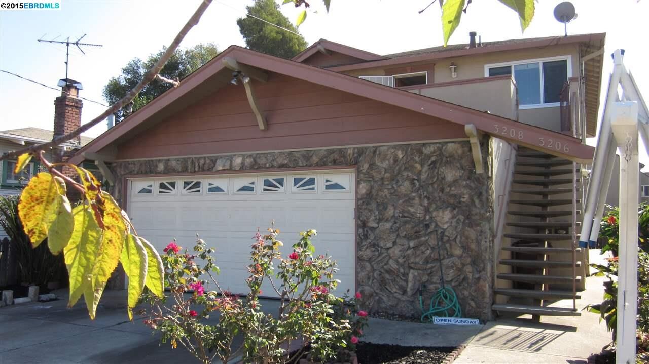 Property Photo:  3206 61st Ave  CA 94605 