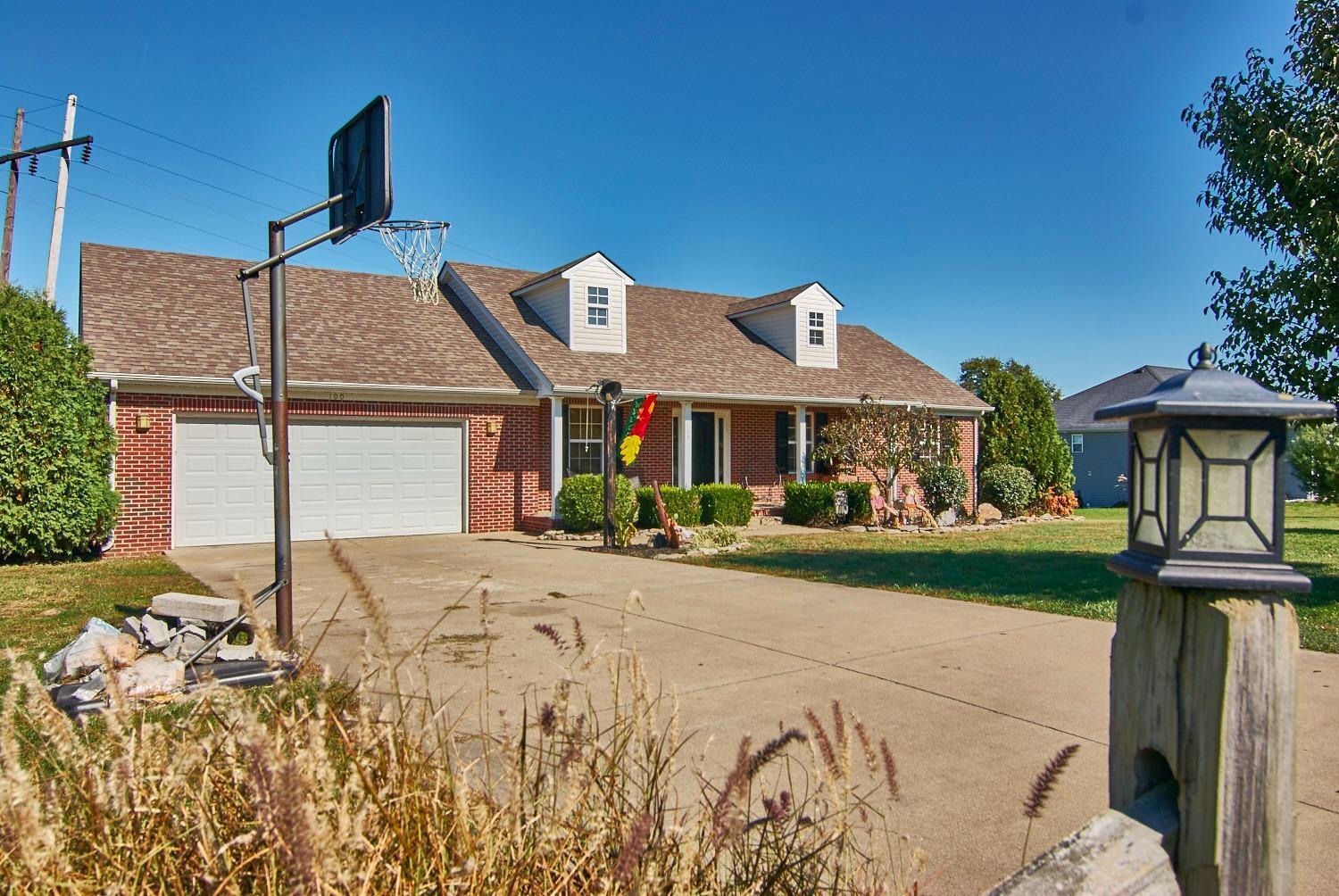 Property Photo:  100 Andrew Court  KY 40444 