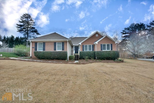 Property Photo: 2110 Lakeway Dr GA 30019