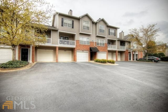 Property Photo: 707 Vinings Forest Lane GA 30080