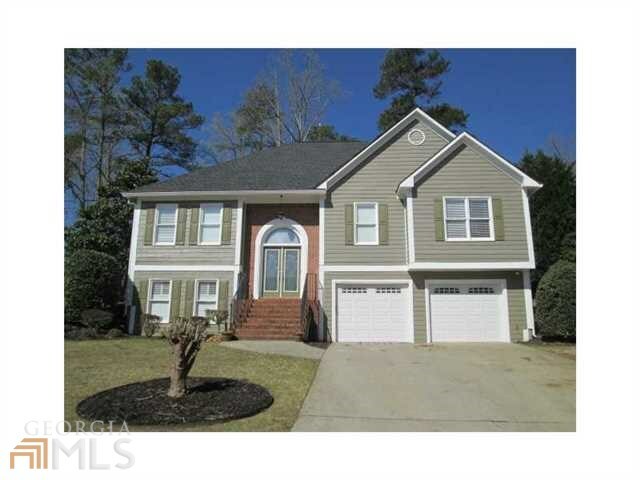 Property Photo: 2310 Woodcrest Dr GA 30082