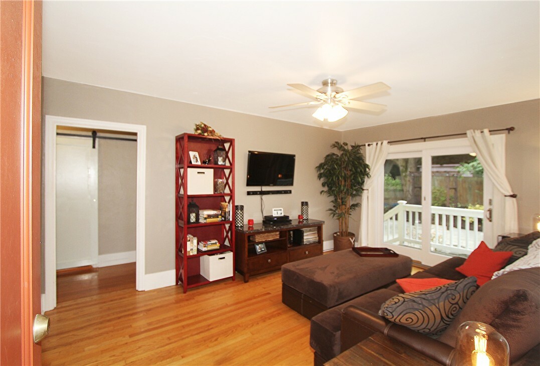 Property Photo: 8122 126th Ave NE WA 98033