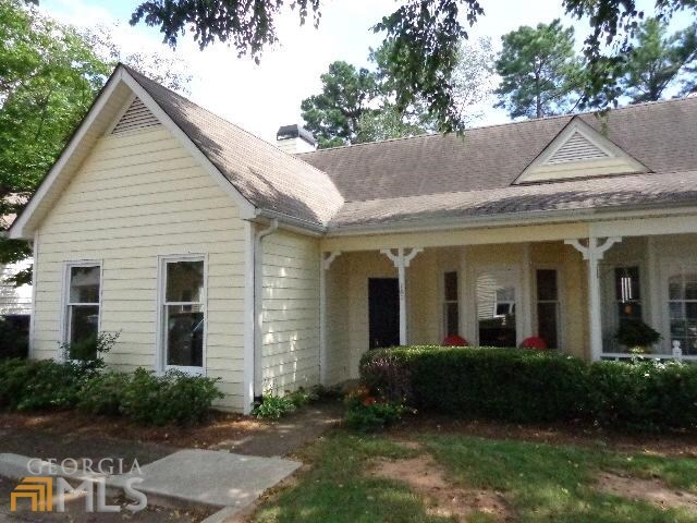 Property Photo:  182 Victoria Way  GA 30075 