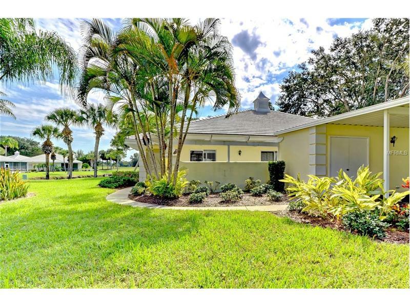 Property Photo: 213 Wexford Place 152 FL 34293
