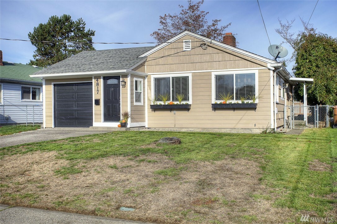 Property Photo:  4817 N 12th St  WA 98406 