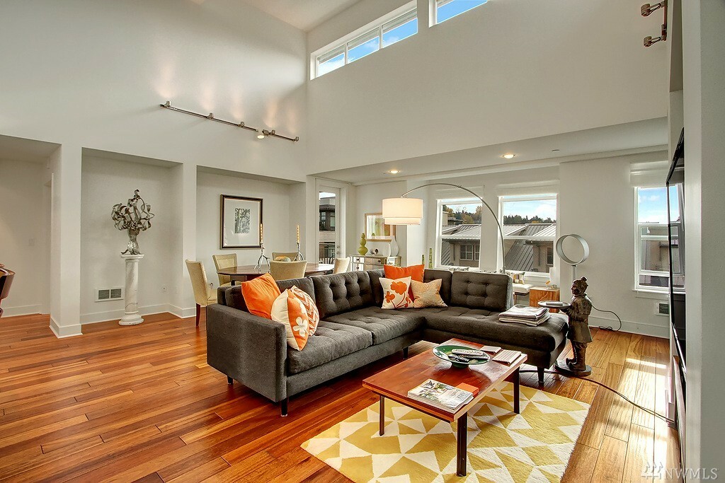 Property Photo: 7800 SE 27th St 502 WA 98040