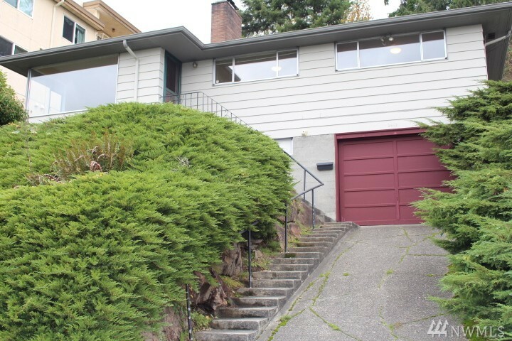 Property Photo:  2612 14th Ave W  WA 98119 