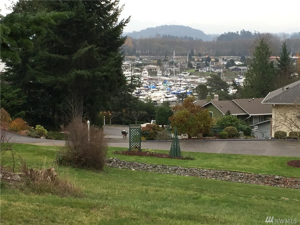 Property Photo:  464 Klickitat Dr  WA 98257 