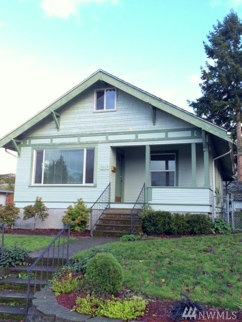 Property Photo:  5912 39th Ave SW  WA 98136 