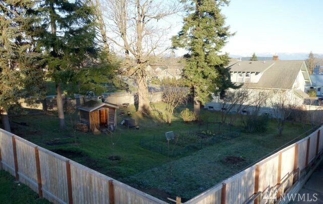 Property Photo:  1501 20th St  WA 98221 