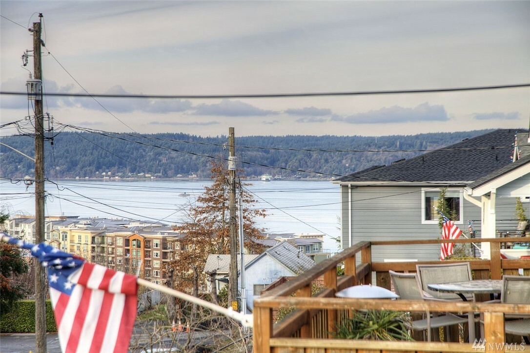 Property Photo:  4805 N Ferdinand St  WA 98407 