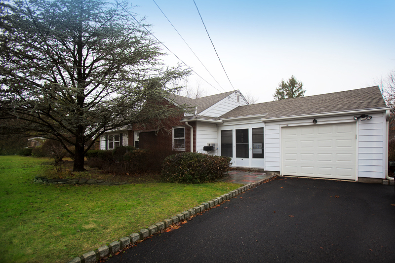 Property Photo:  10 Dale Ave  NJ 07444 