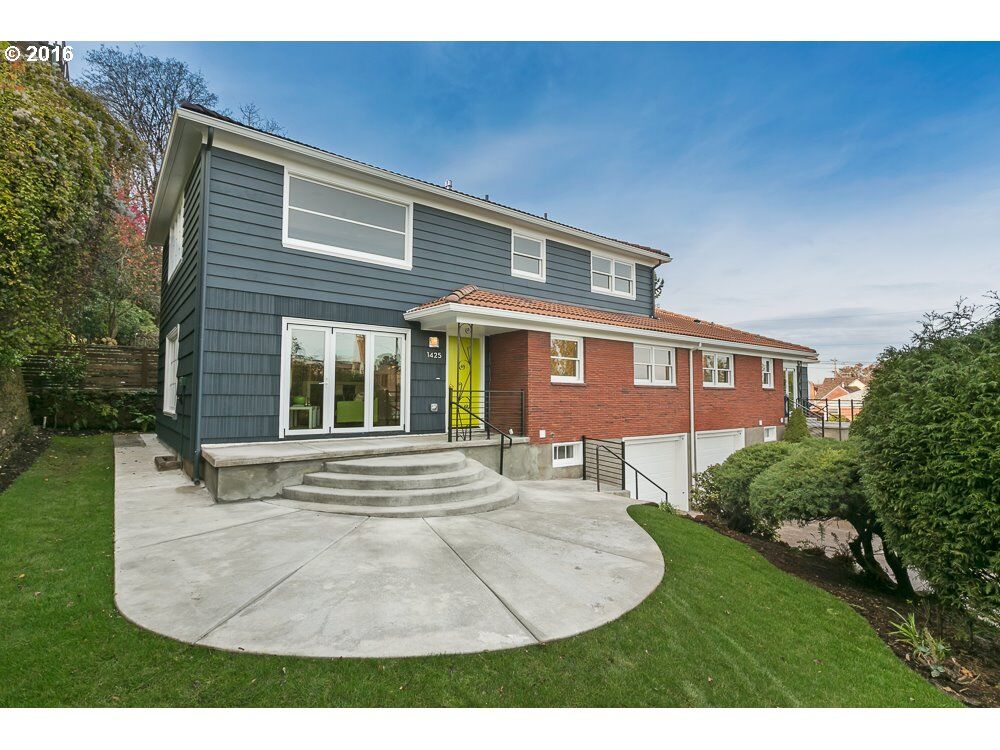 Property Photo:  1425 NW 27th Ave  OR 97210 