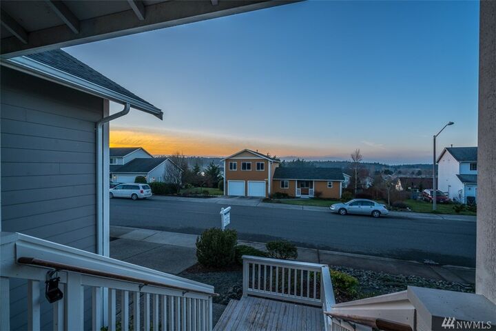 Property Photo:  1632 SW Union St  WA 98277 
