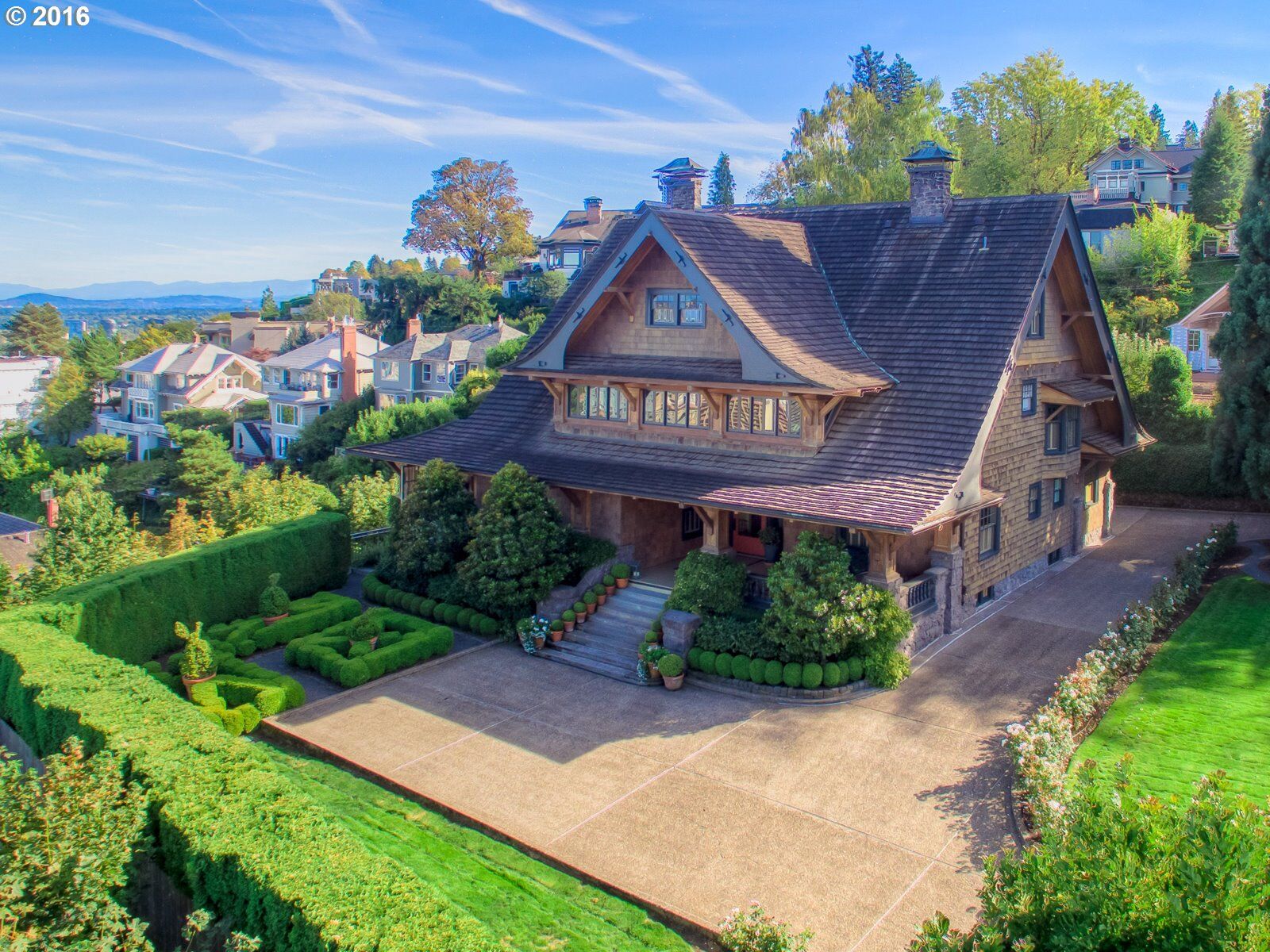 Property Photo: 1960 SW 16th Ave OR 97201