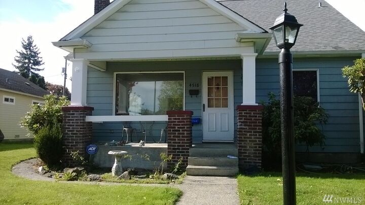 Property Photo:  