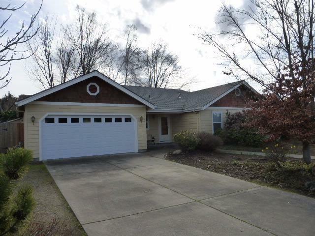 Property Photo: 2308 Derry Court OR 97504