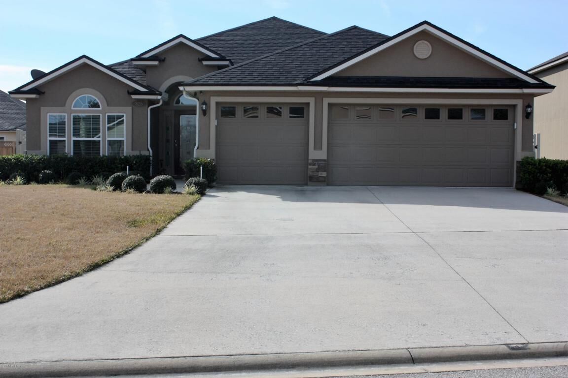 Property Photo: 825 Wards Creek Lane FL 32092