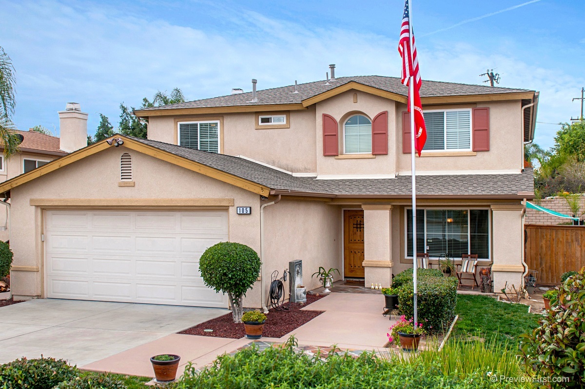 Property Photo:  105 Gardenside Ct  CA 92028 