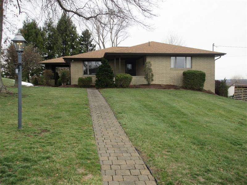 Property Photo:  1020 King Arthur Drive  PA 15613 