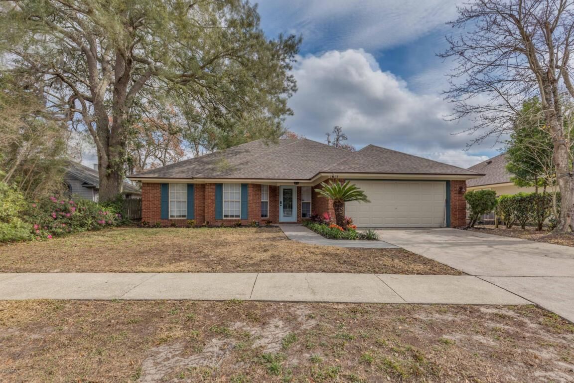 Property Photo: 1617 Crabapple Cove Court N FL 32225