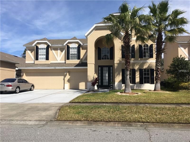 Property Photo: 1931 Stonecrest Court FL 32825