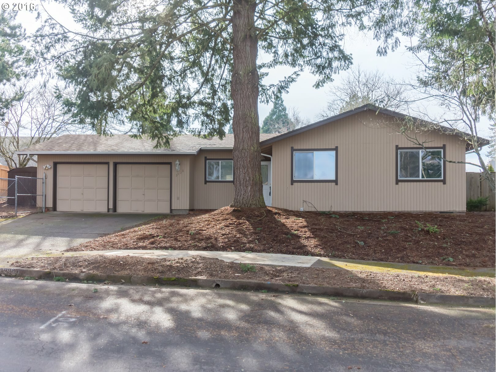 Property Photo: 3938 Cornell Way OR 97405