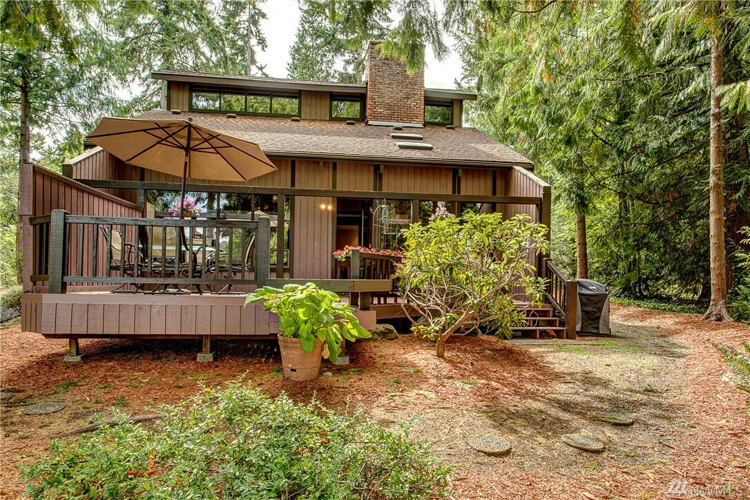 Property Photo:  3015 W Lake Sammamish Pkwy NE  WA 98052 