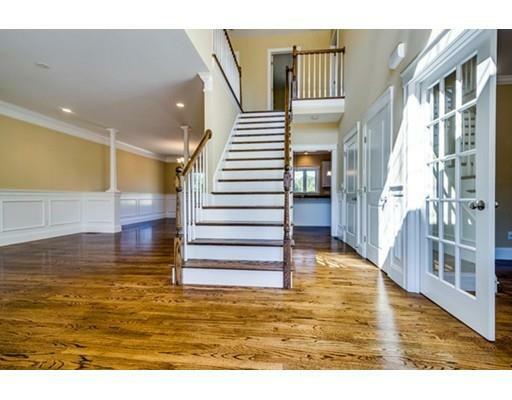 Property Photo:  2 Meadowview Lane  MA 01701 