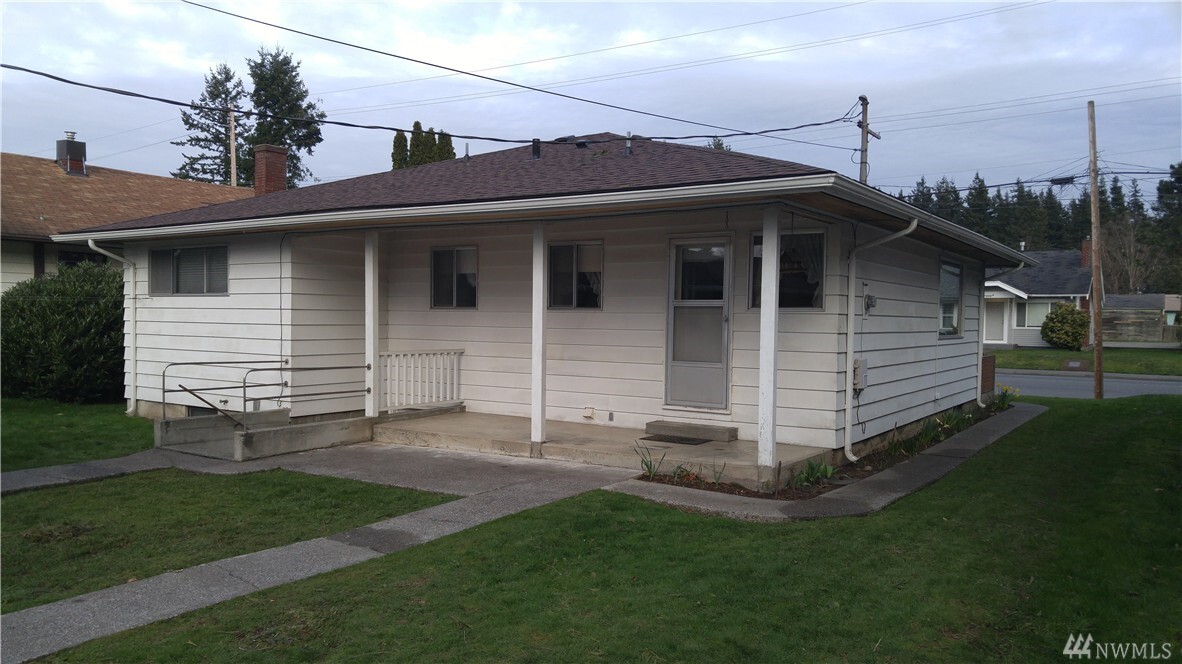Property Photo: 3027 Meridian St WA 98225