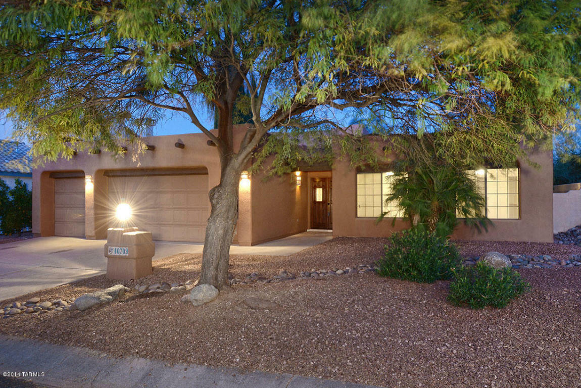 Property Photo: 10709 N Thunder Hill Place AZ 85737