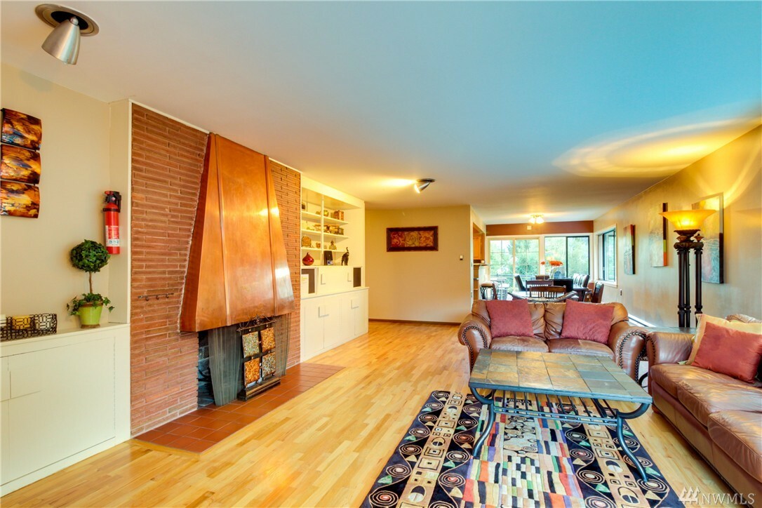 Property Photo:  2111 Lakeshore Dr  WA 98831 