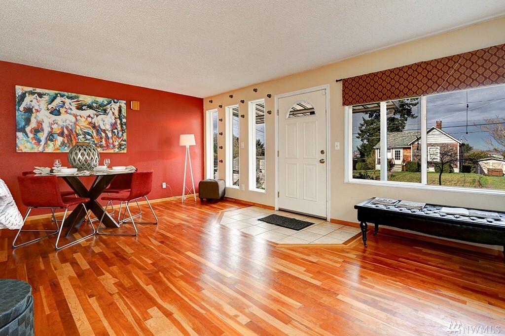 Property Photo: 3953 S Lucile St WA 98118
