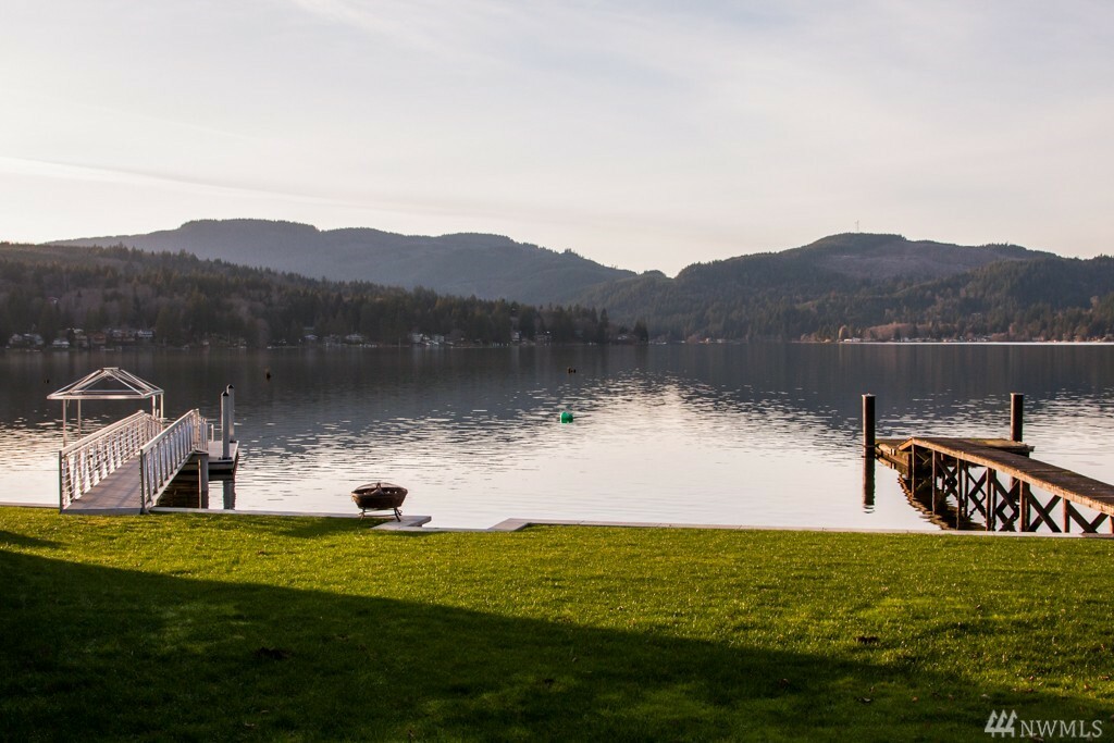 Property Photo:  431 E Lake Samish Dr  WA 98229 